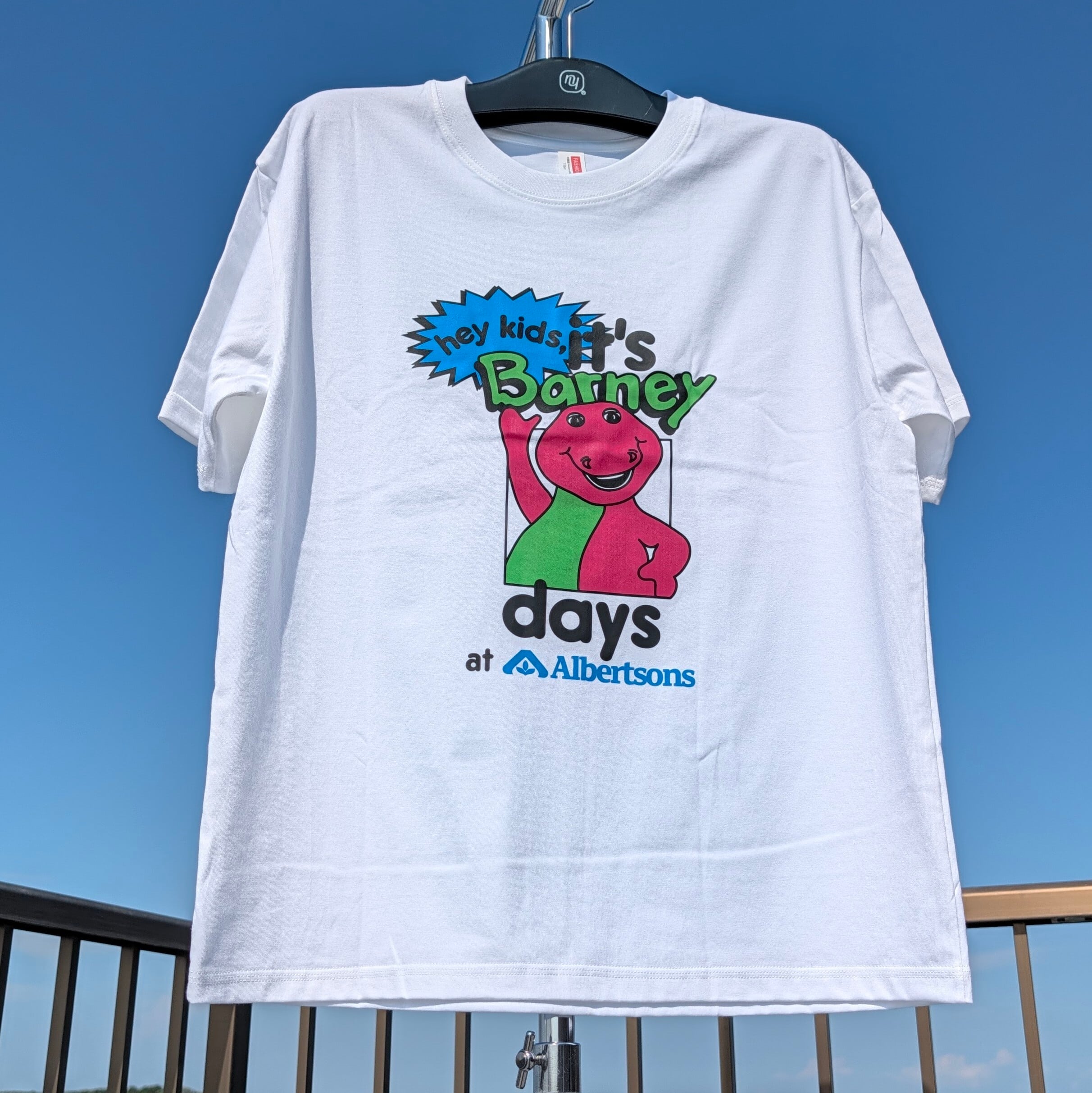 【 Barney & Friends ( バーニー&フレンズ ) 】「Albertsons」販促イベントデザイン Tシャツ / バーニー〚アメリカン雑貨 アメトイ〛