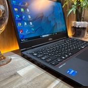 \ 公式ショップ限定価格❣️/ 美品《最新発売モデル》LIFEBOOK U7311/FX 第11世代 フルHD メモリ8GB SSD256GB 軽量ノートパソコン 安心サポート&3ヶ月保証付き