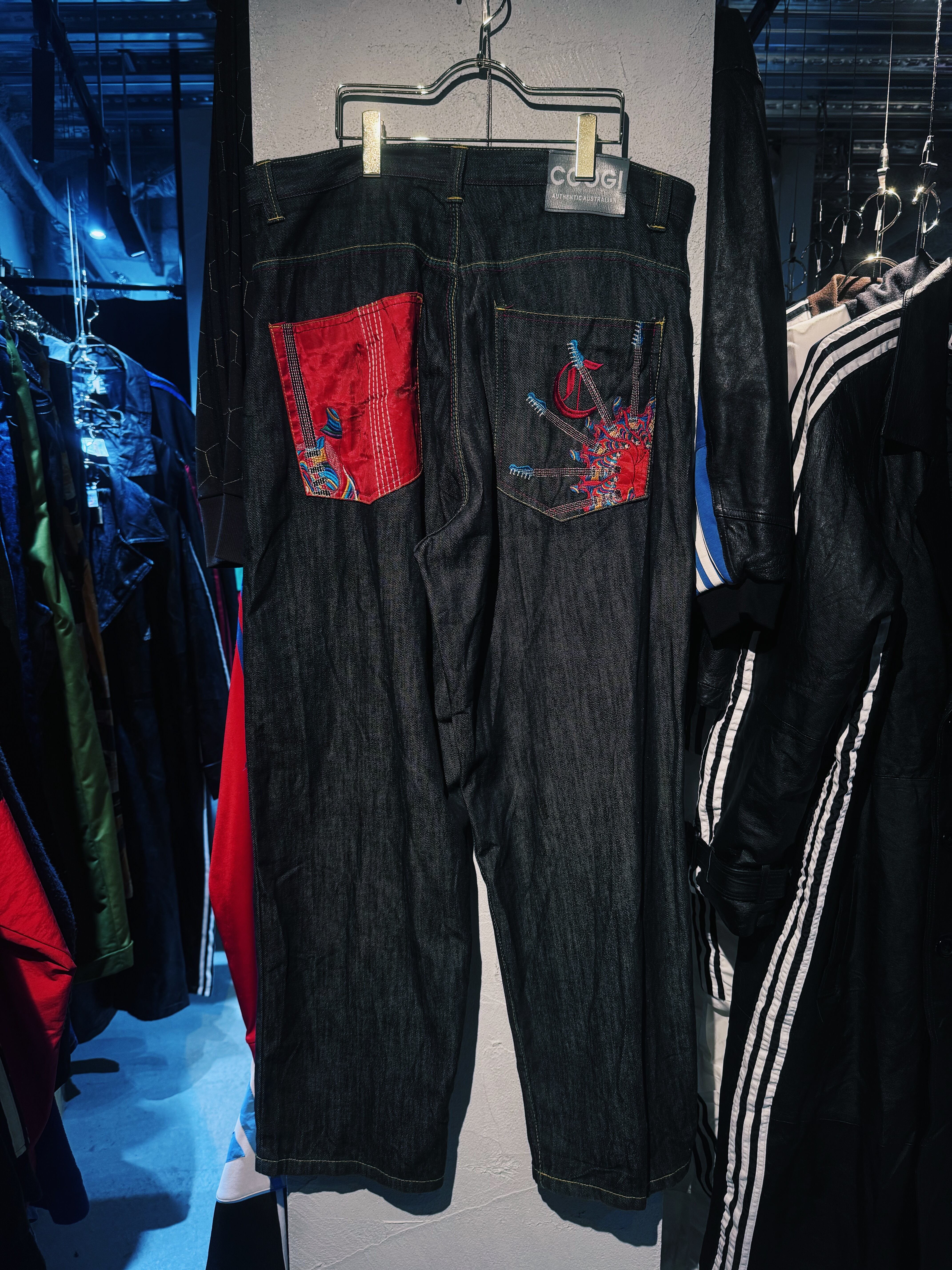 【D4C】"COOGI" trivial embroidery design denim pants