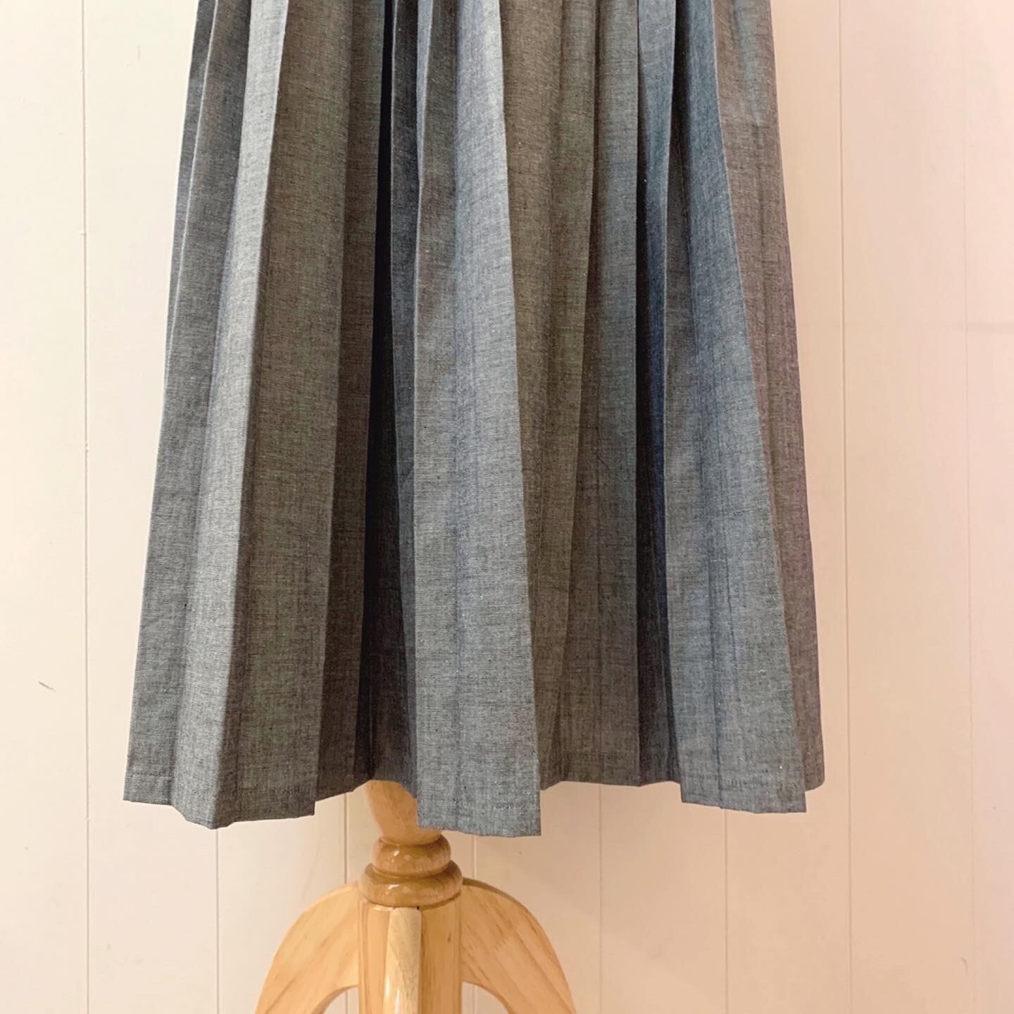 original / brand new pleats skirt / gray