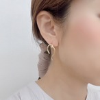 アシンメトリーデザインピアス　チタンポスト使用　低アレルギー　bittersweet