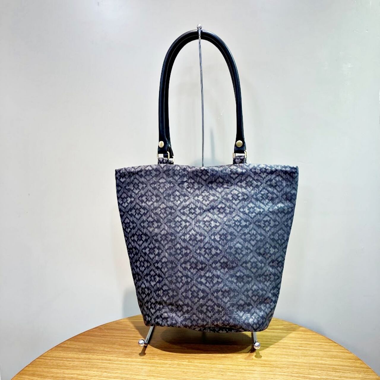 黒菱大島紬|バケツトートバッグ・軽量・一点もの・着物リメイク