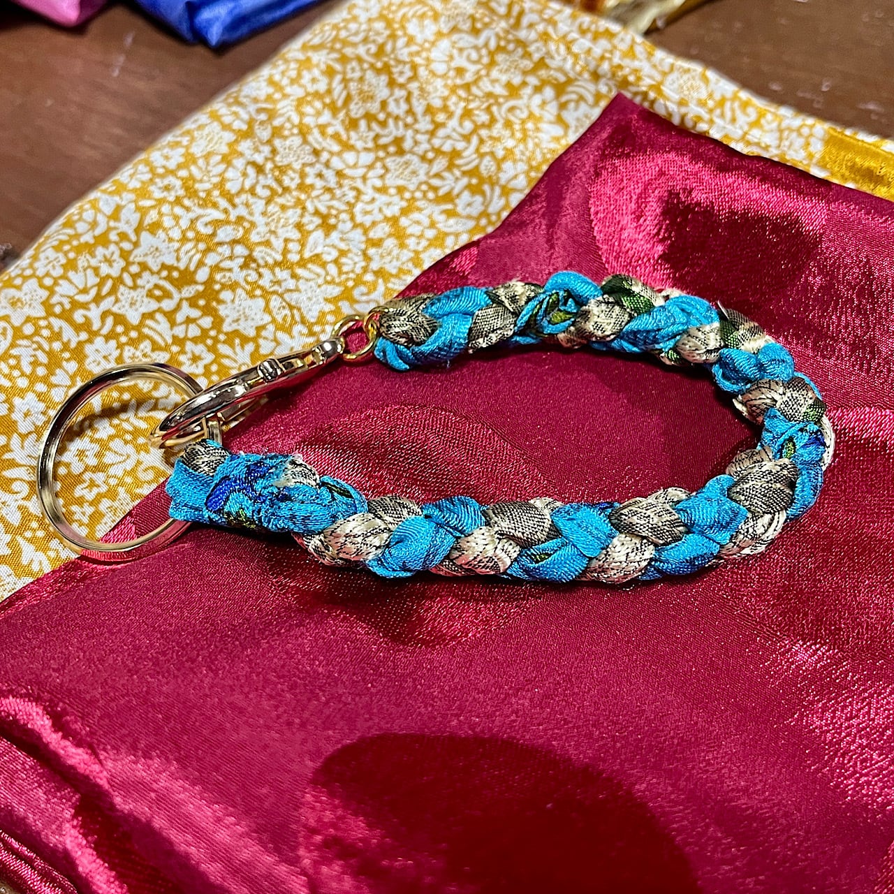  大人気シリーズ　バッグチャーム　1点 セレクト ladyドール バッグチャーム HUIT 全2色｜hit969-0274