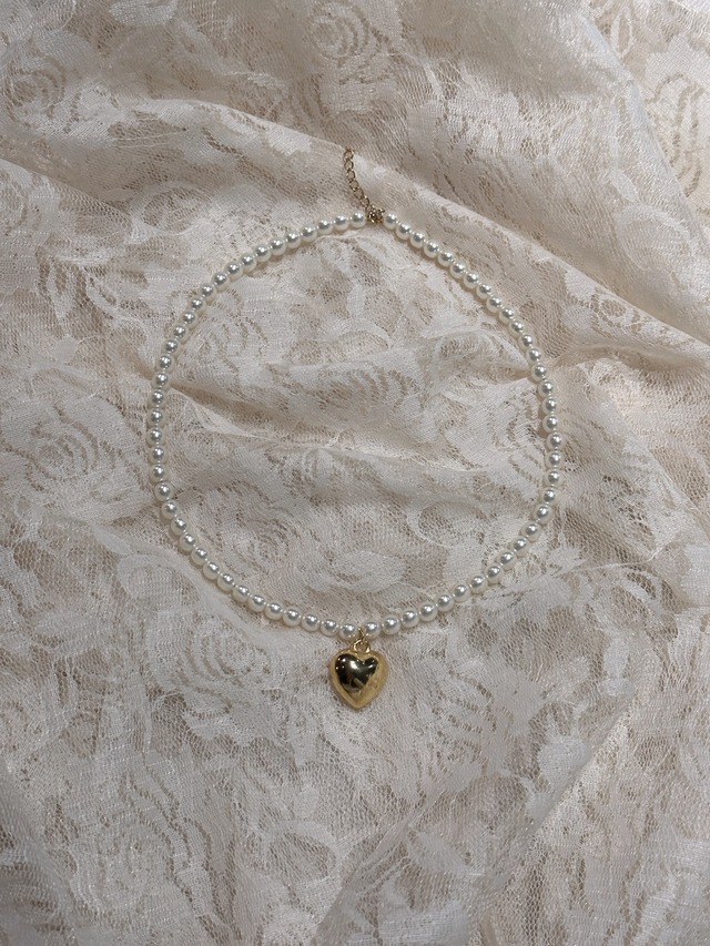 heart motif pearl necklace