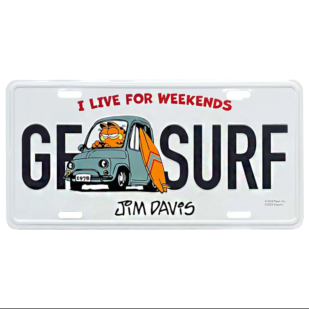 【 GARFIELD ( ガーフィールド ) 】SURF / “ I LIVE FOR WEEKENDS! ” / CM PLATE / CMプレート / ライセンスプレート 〚アメリカン雑貨 アメトイ〛