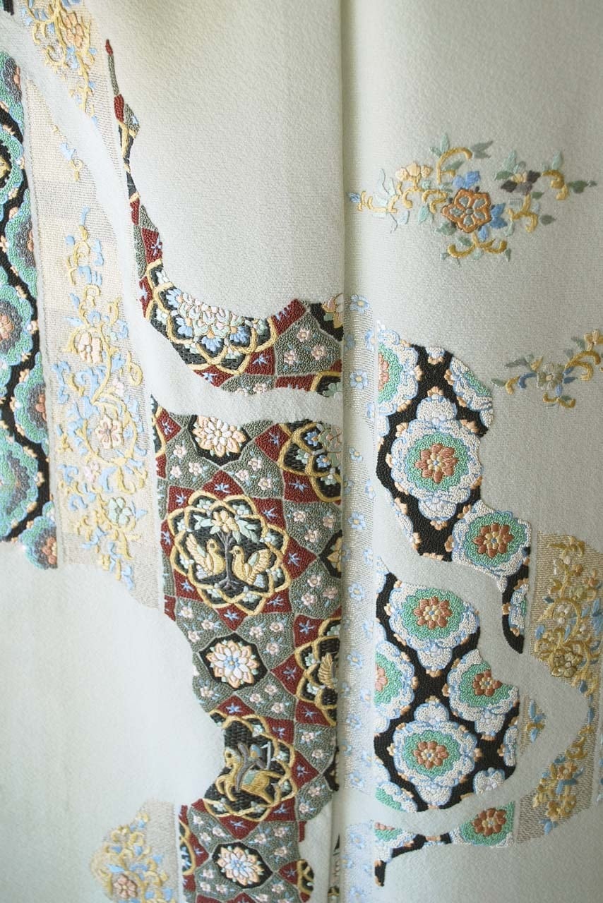 【袷】白緑色 道長文相良刺繍 色留袖 一つ紋