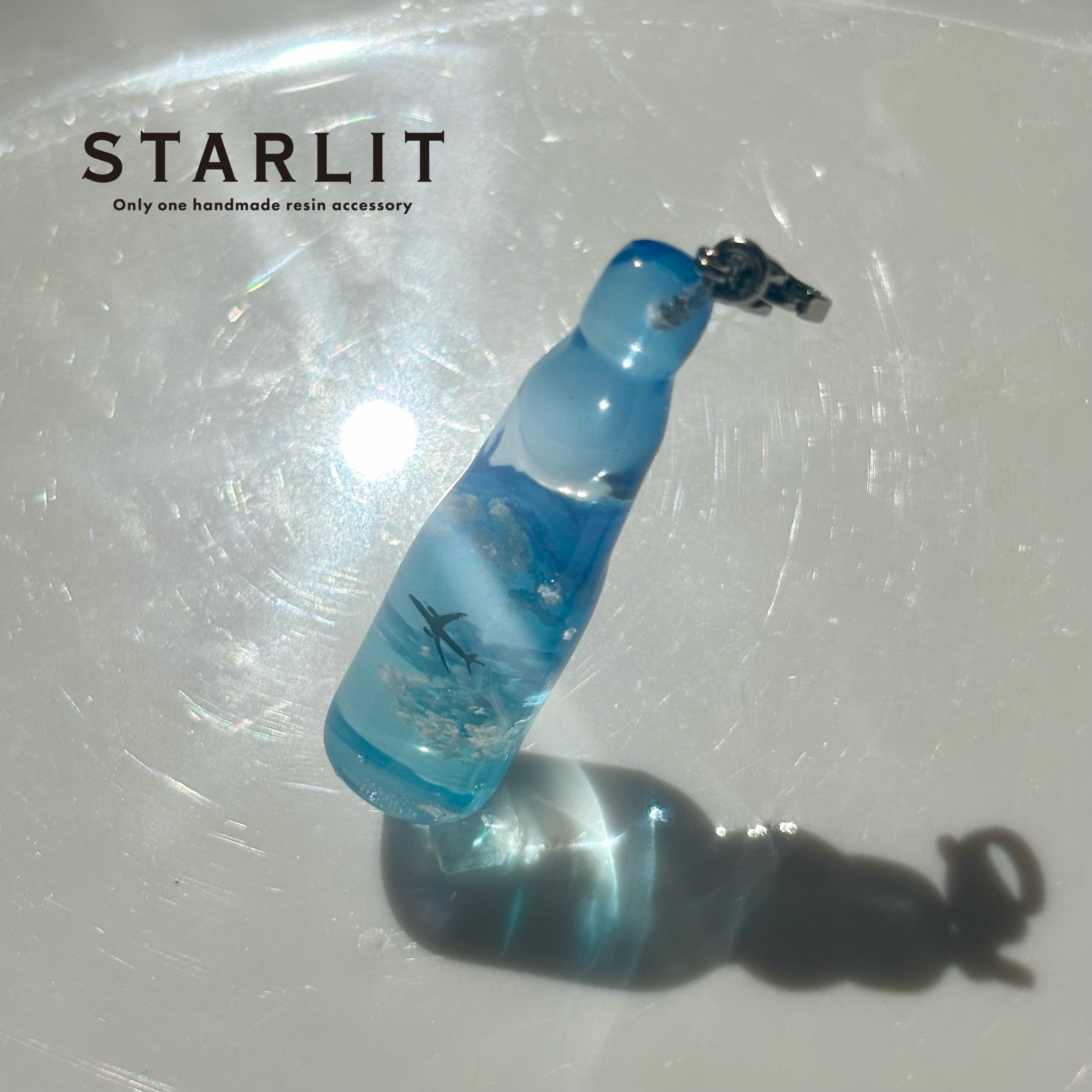 ラムネ瓶-青空と飛行機- | STARLIT
