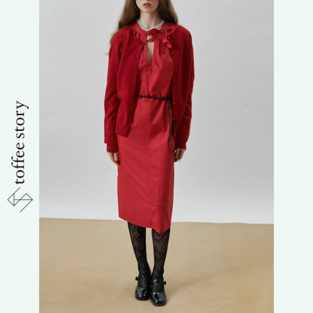 赤の記憶をまとう軌跡：フラワーシャツワンピース《XU0267》