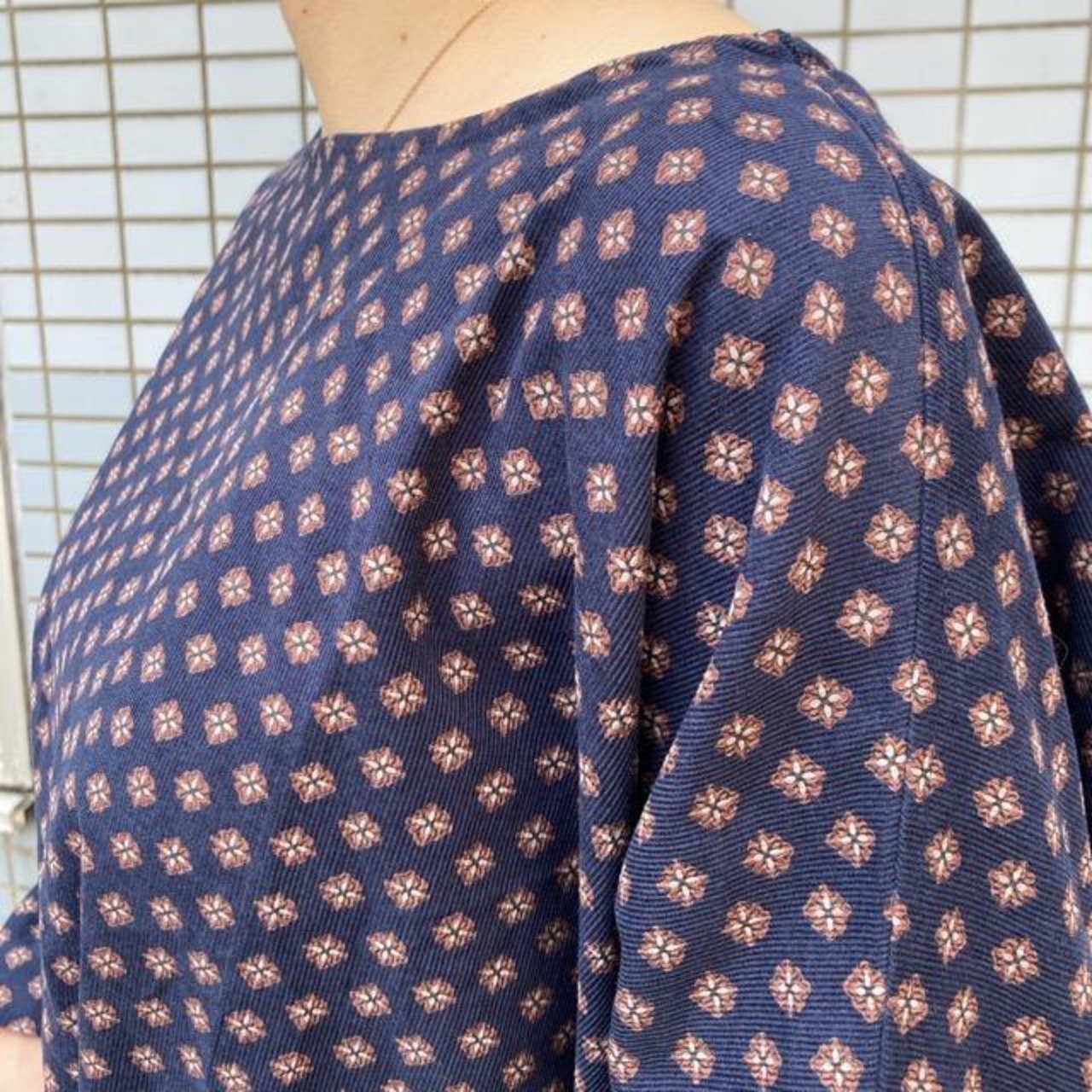 ICHI（イチ）　小紋柄ブラウス　ネイビー