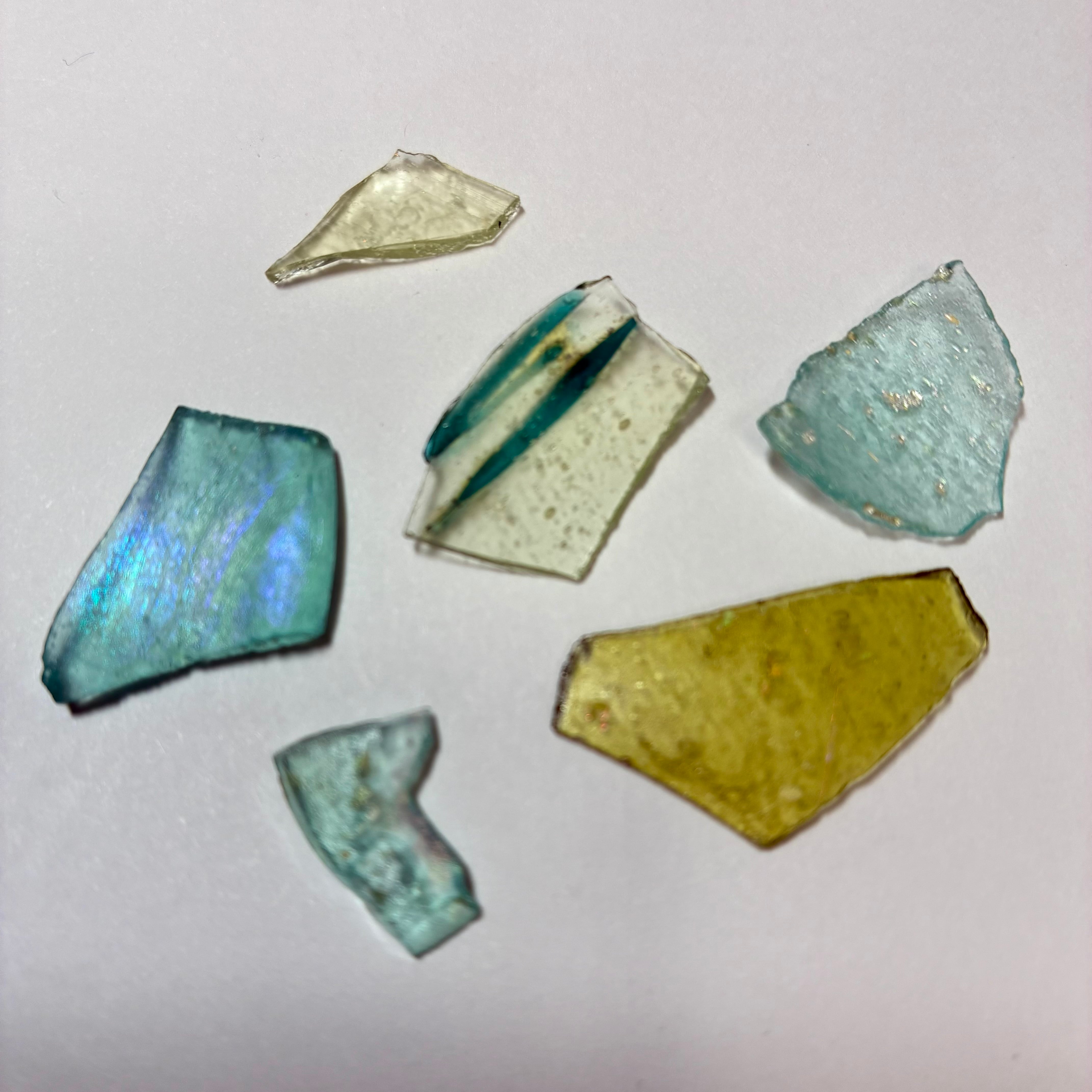 ローマングラス | World Minerals 世界中の鉱物原石の販売店