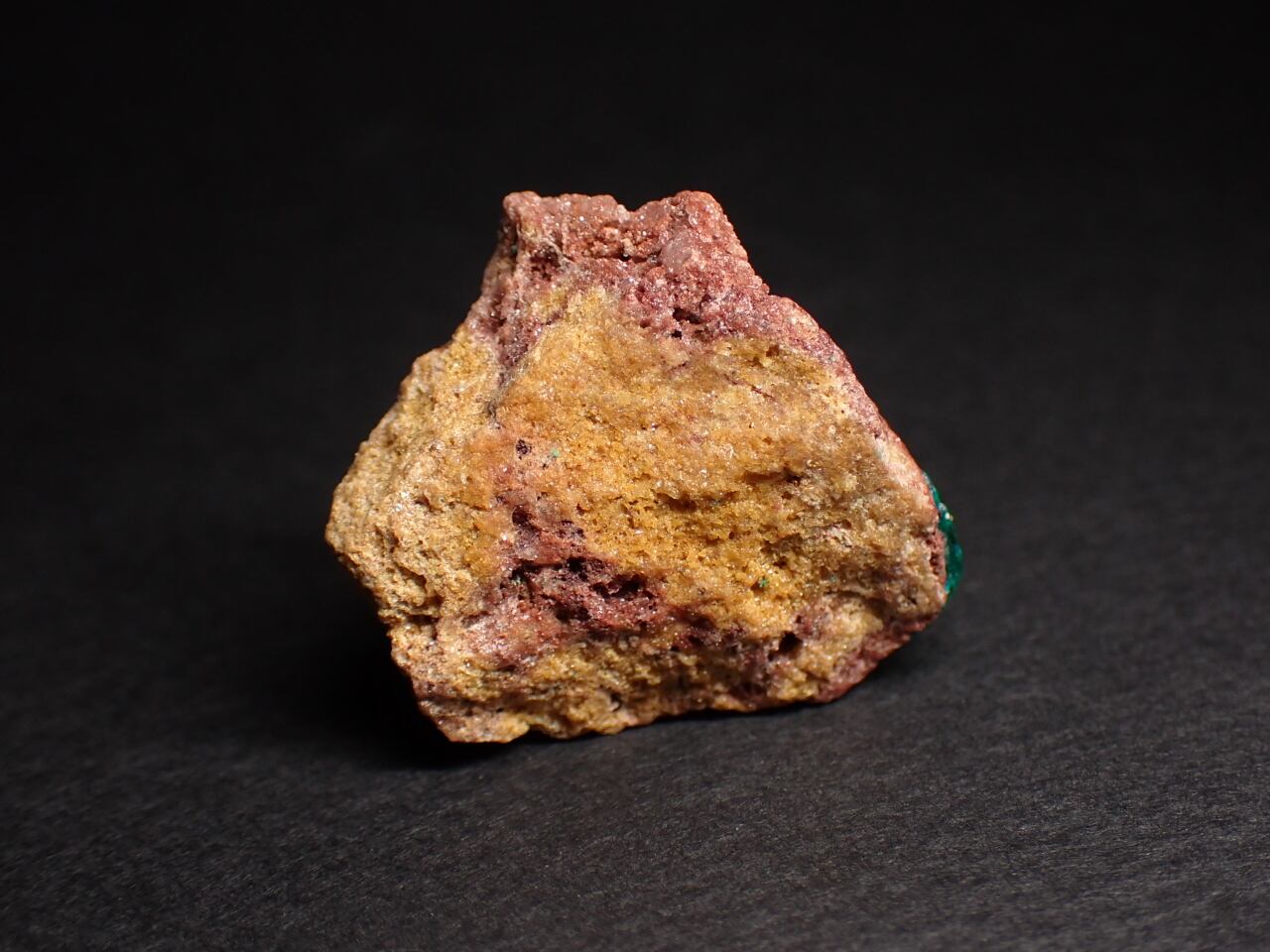 【レア】ダイオプテーズ コンゴ産 16×15×10mm コンゴ共和国産 ダイオプテーズ/Dioptase 原石 A-DPT054 | 鉱物