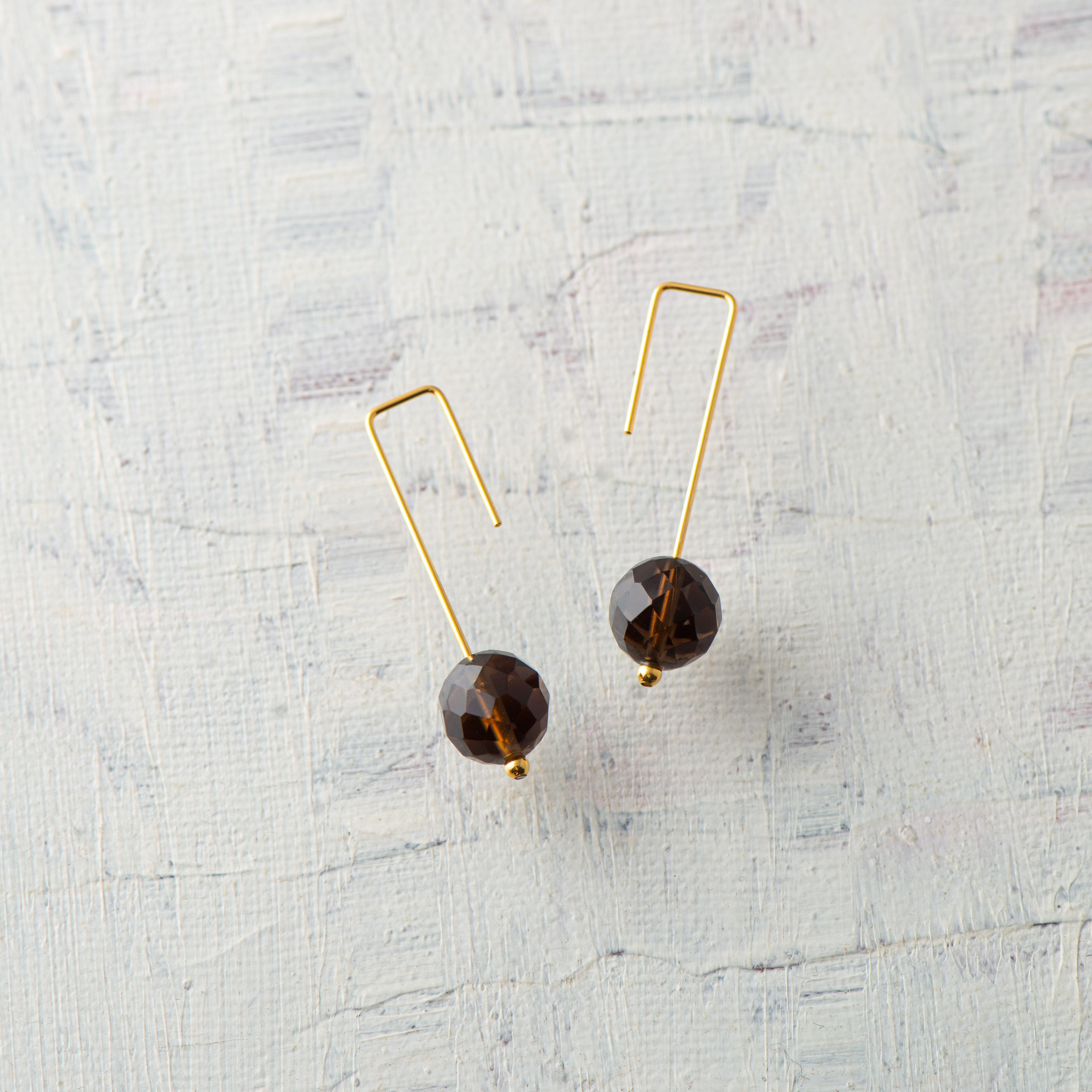 Crochet(クロシェ)ピアス 丸玉 スモーキークォーツ(カット)(ゴールドコーティング)