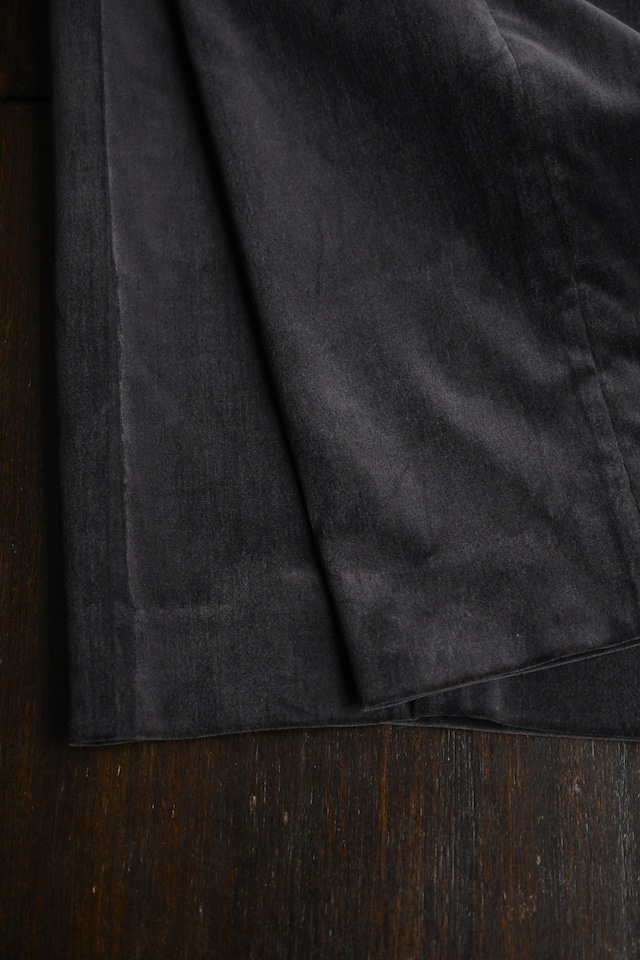 blurhms / Fade Velvet Two-tuck Slacks (FadeCharcoal)