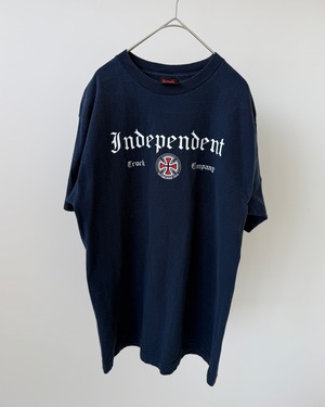 -INDEPENDENT-Vintage 00s Old English t-shirt