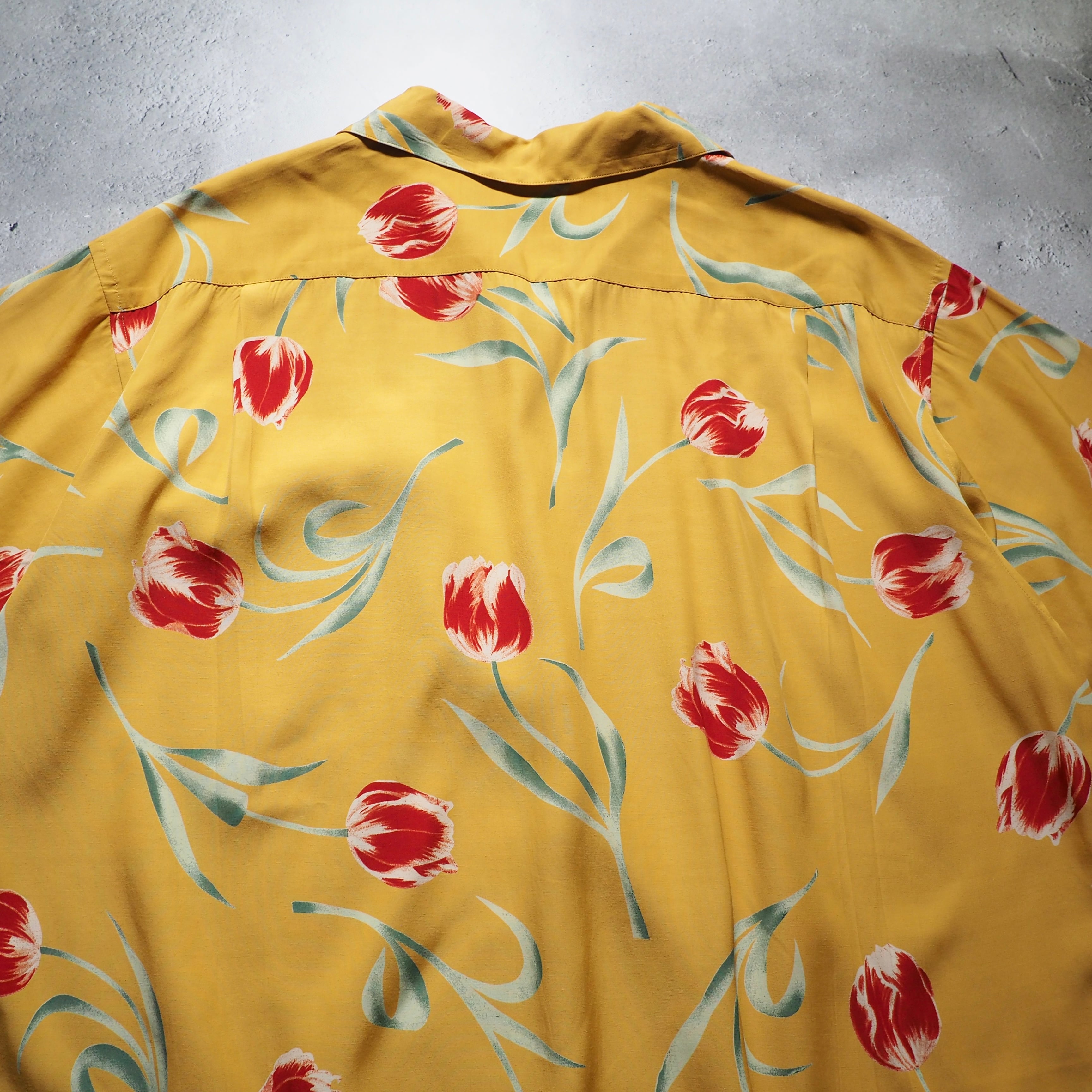 1990s ” TAKEO KIKUCHI ” Beautiful Tulip flower painted vintage Open collar shirt