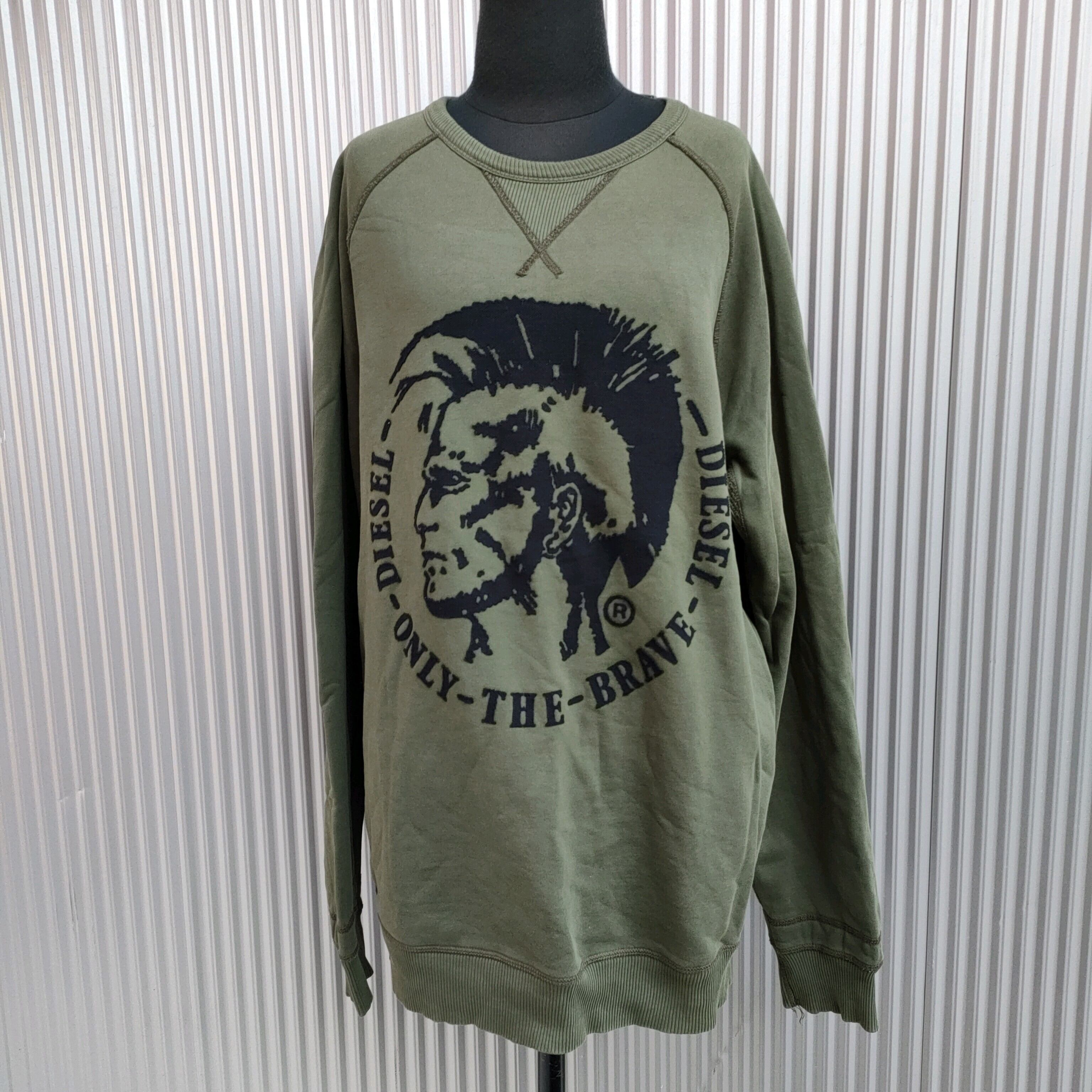 DIESEL ビーズロゴTシャツ