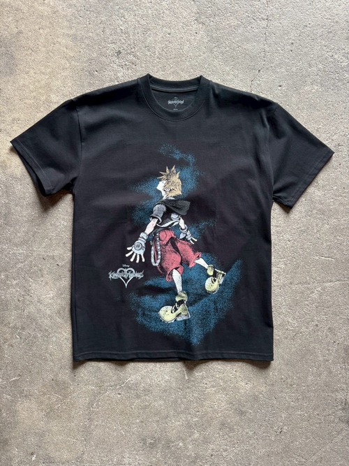Ddisney Kingdom Heats S/S TEE (black)