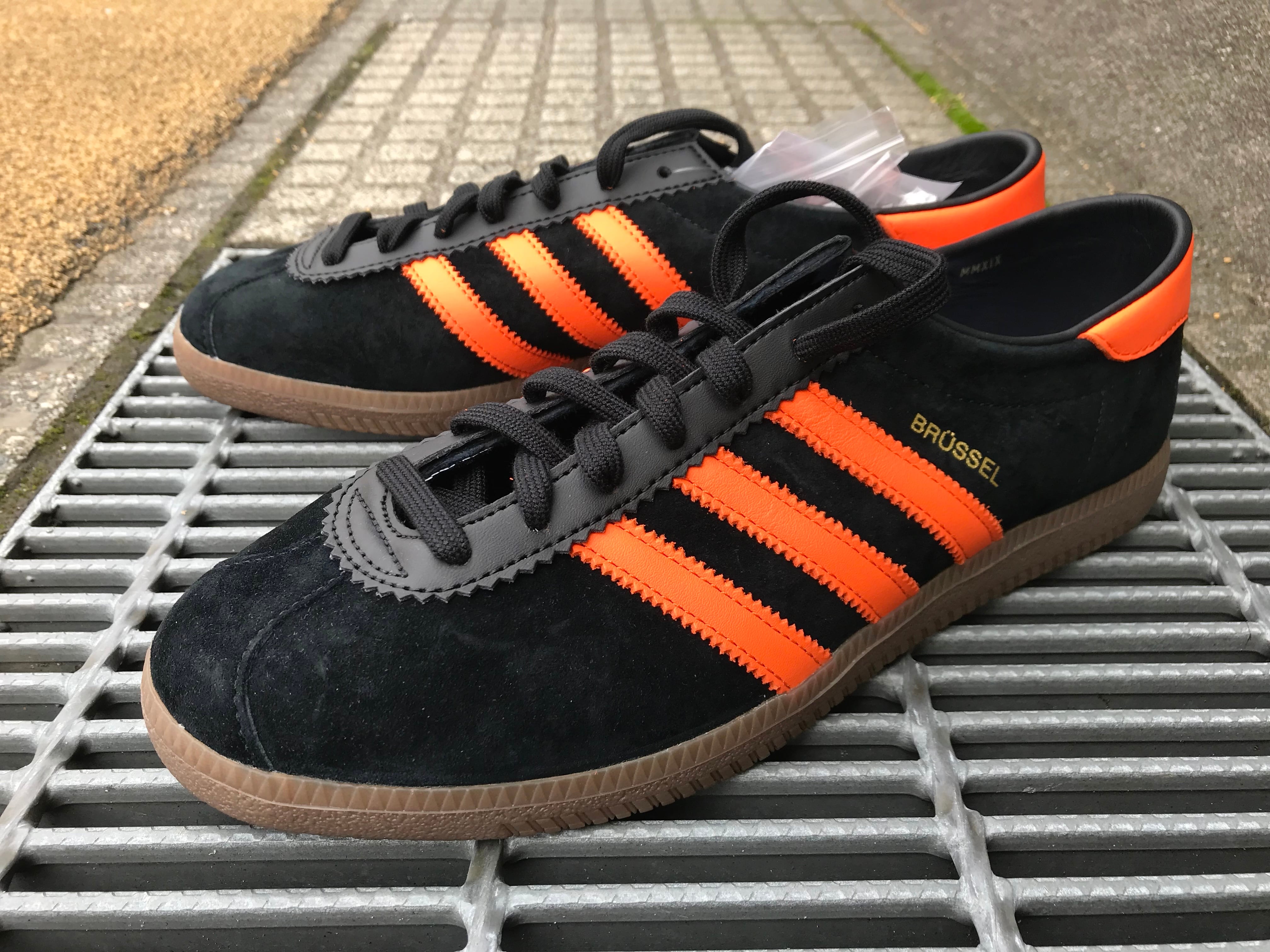 ADIDAS BRUSSELS (CBLACK/ORANGE/GOLDMT) | "JACK OF ALL TRADES" 万屋 MARU