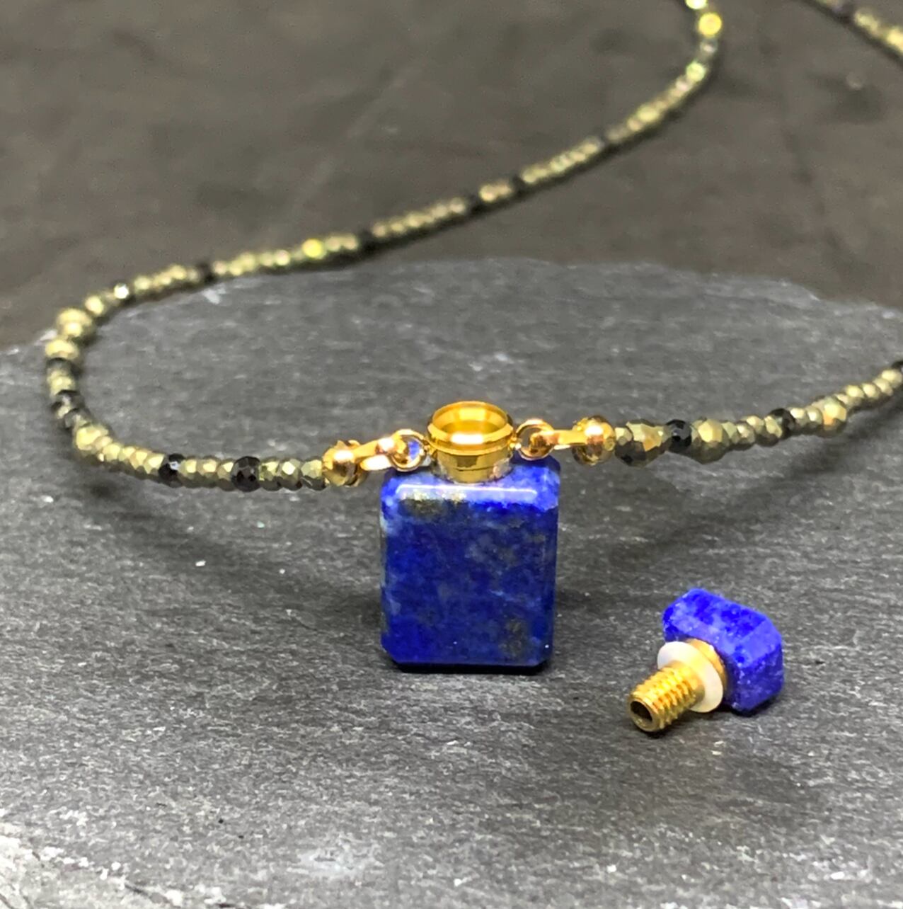 【新作】ラピスラズリ ミニパフュームボトル ペンダント