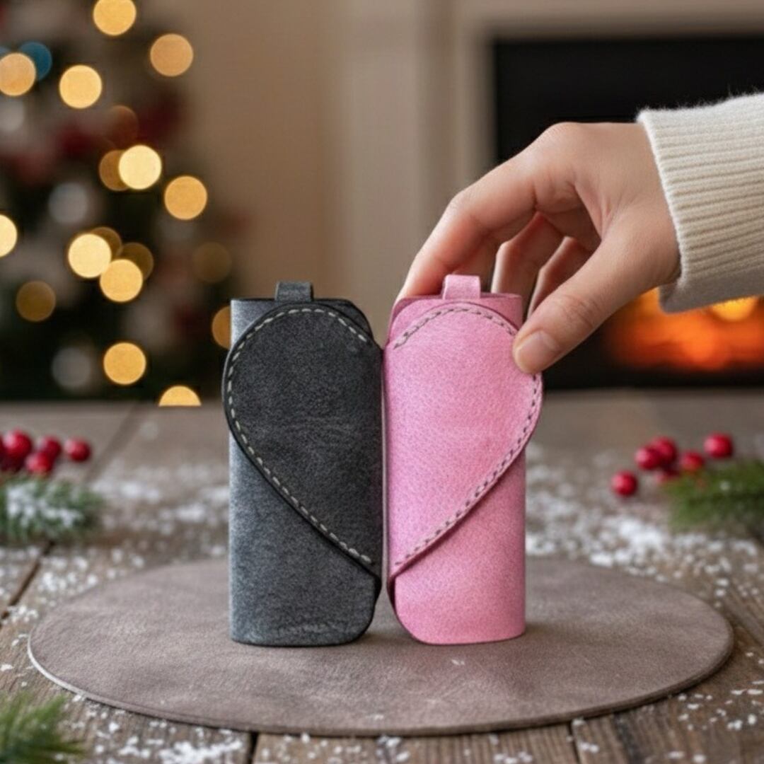 【Xmasに間に合う】ふたりの愛が深まる。希少な「気まぐれレザー」を用いたハートのペアキーケース