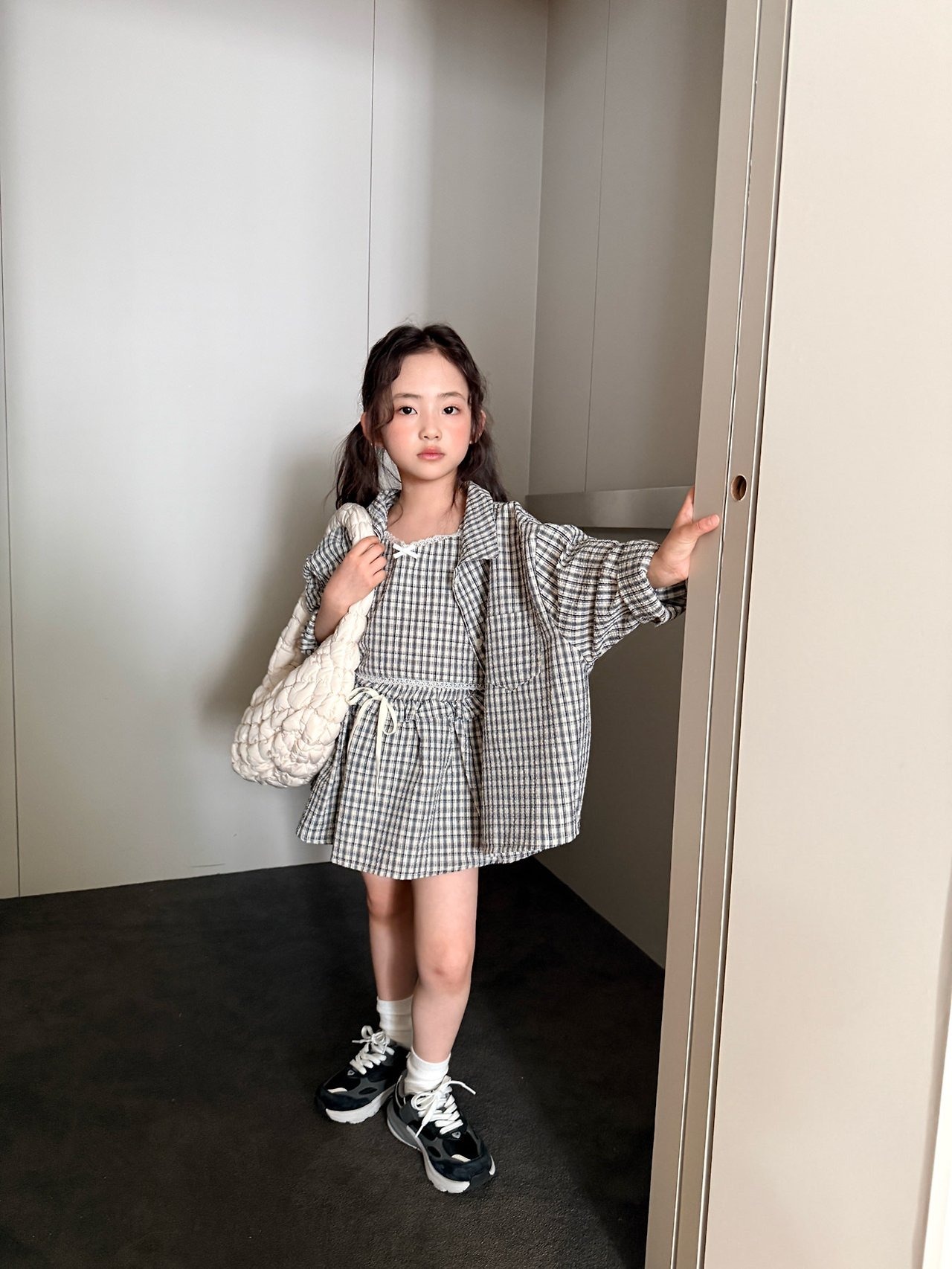 [COMMA] Lace Strap Sleeveless (140/150) / [콤마] 레이스끈나시 (140/150)