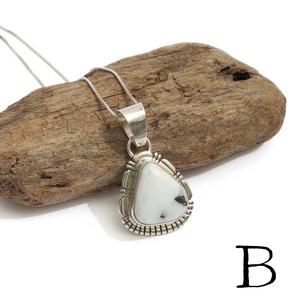 【INDIAN JEWELRY インディアンジュエリー】Navajo WHITE BUFFALO pendant Nila Johnson ナバホ ホワイトバッファローペンダント ニラ・ジョンソン作