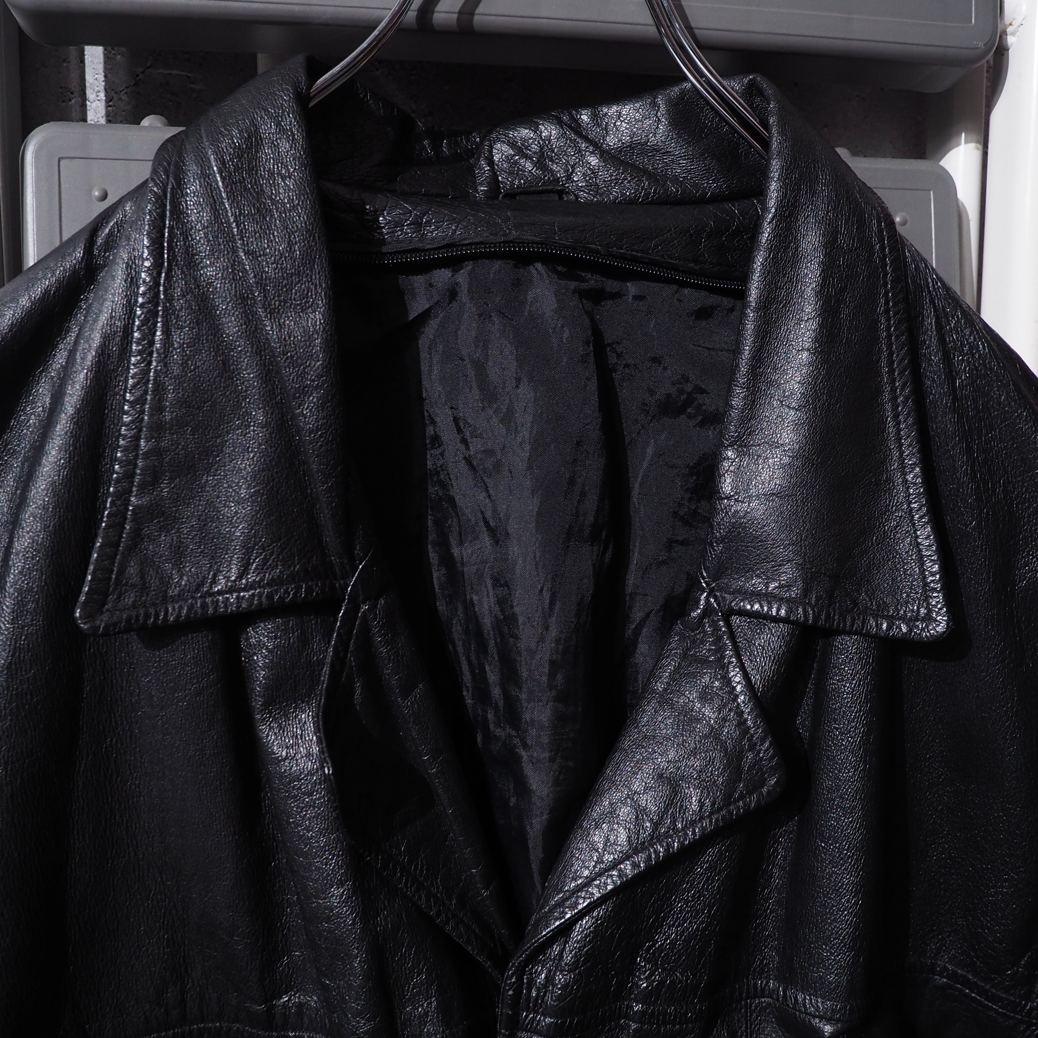 " Unknown " Black Over silhouette vintage leather jacket