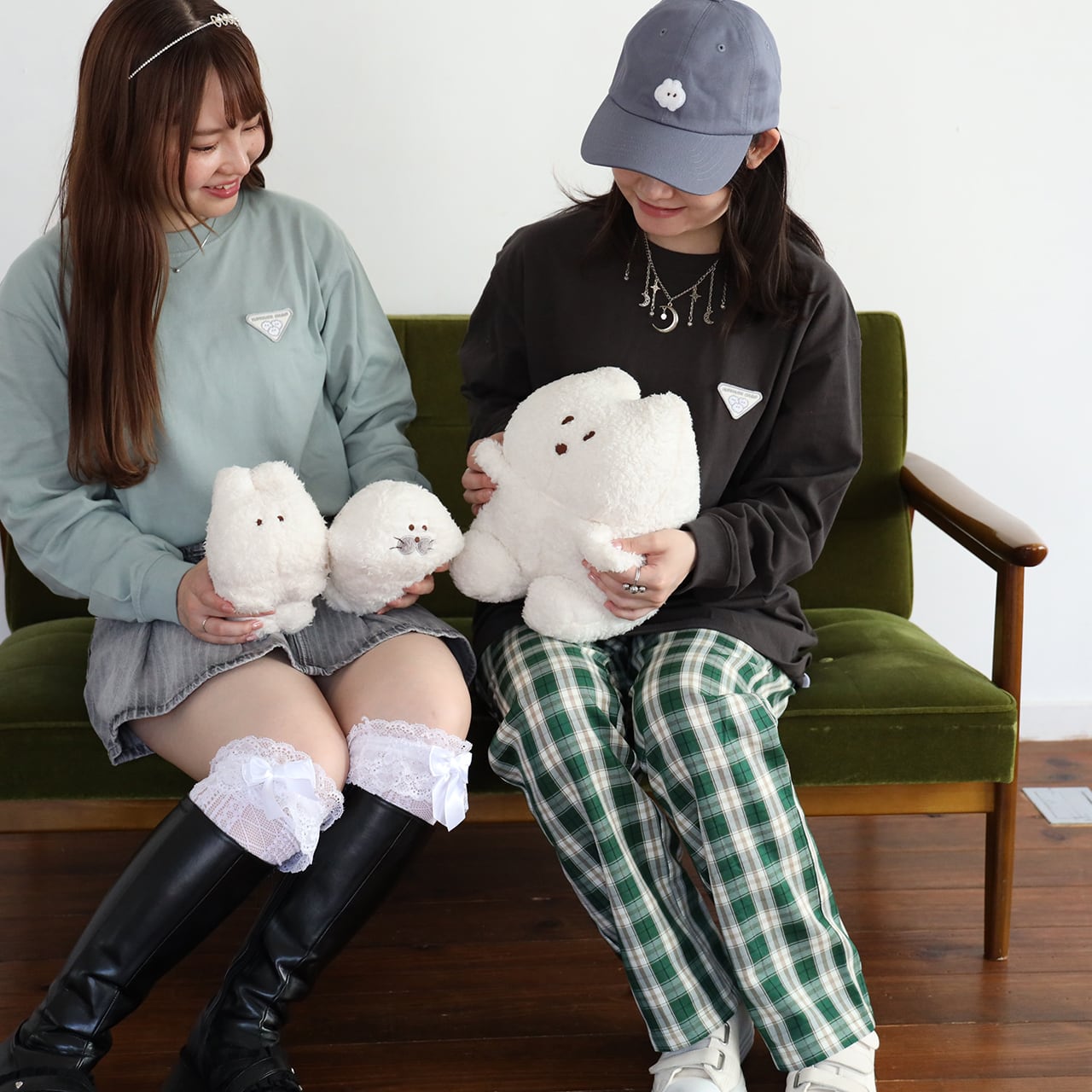 ぎゅっとなでウサワッペンロンtee/グリーン（MK-497) | もくもくちゃん