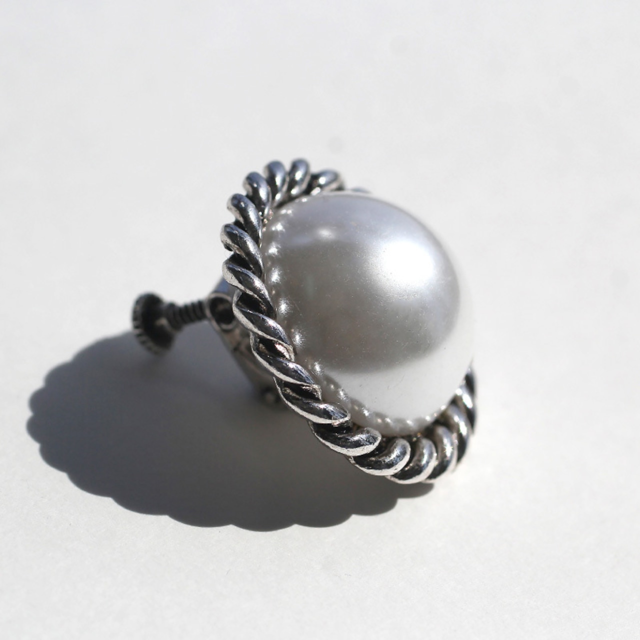 \期間限定1000円ポッキリ/【ネコポス便】ツイストパールイヤリング (0057)