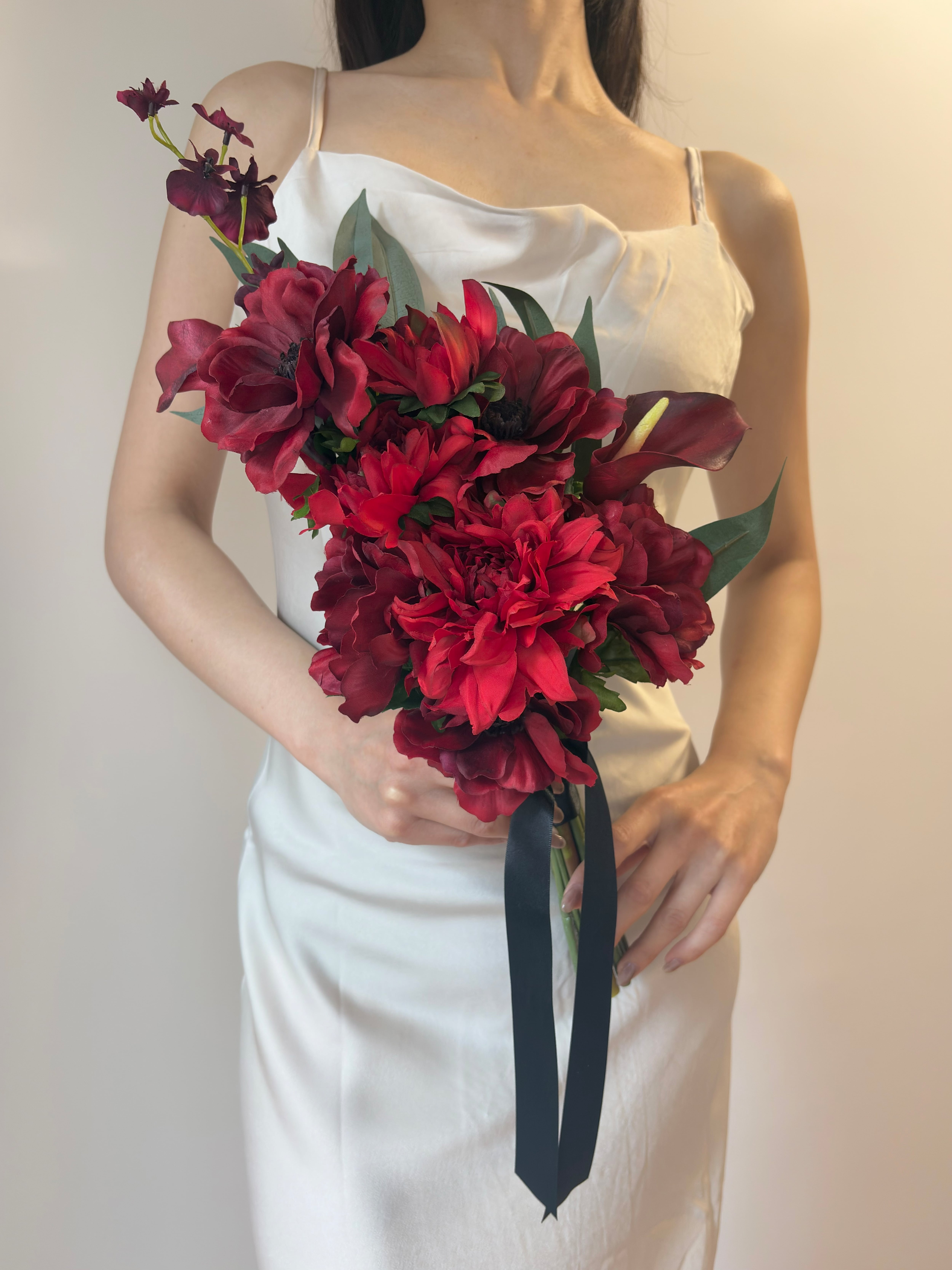 ブートニア付】ボルドーカラーの造花ウェディングブーケ｜シックな結婚