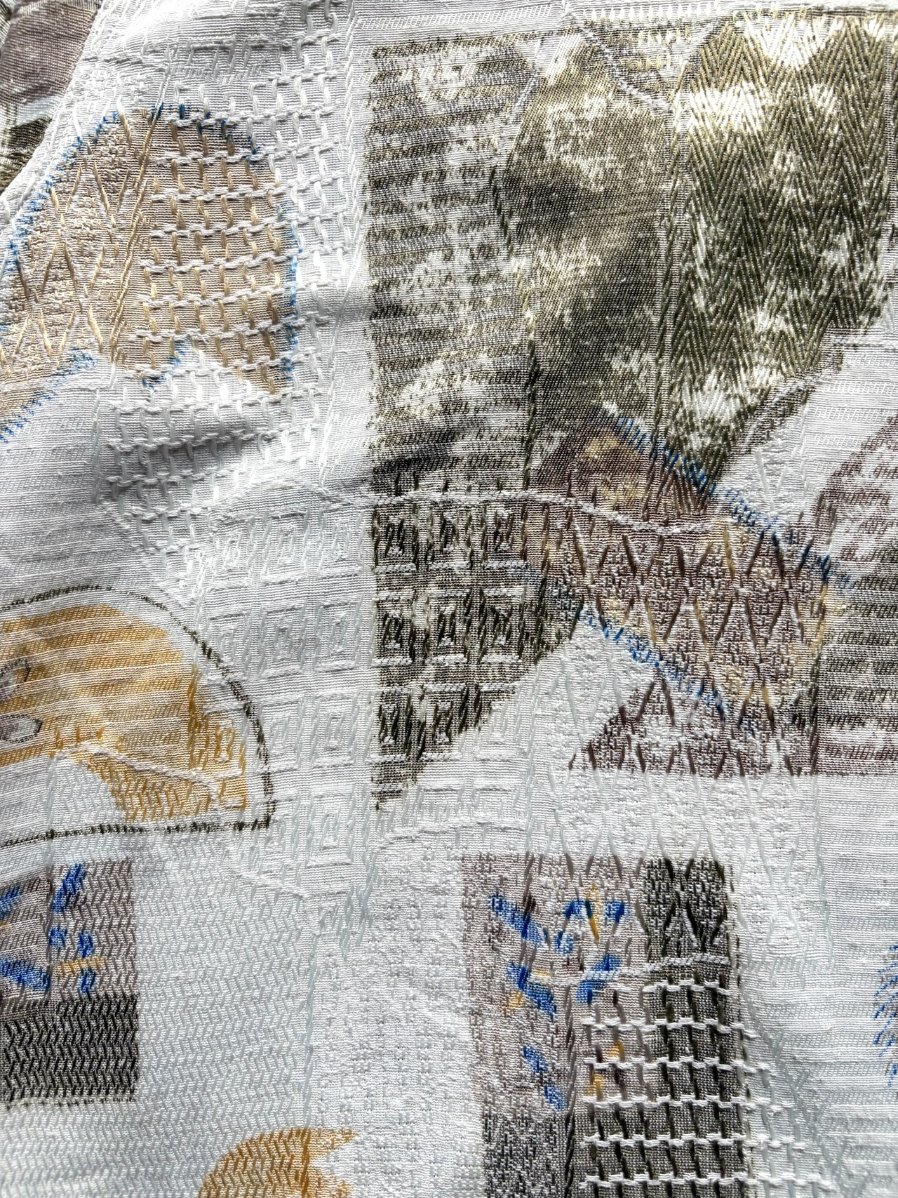 Embroidery patterned S/S shirt