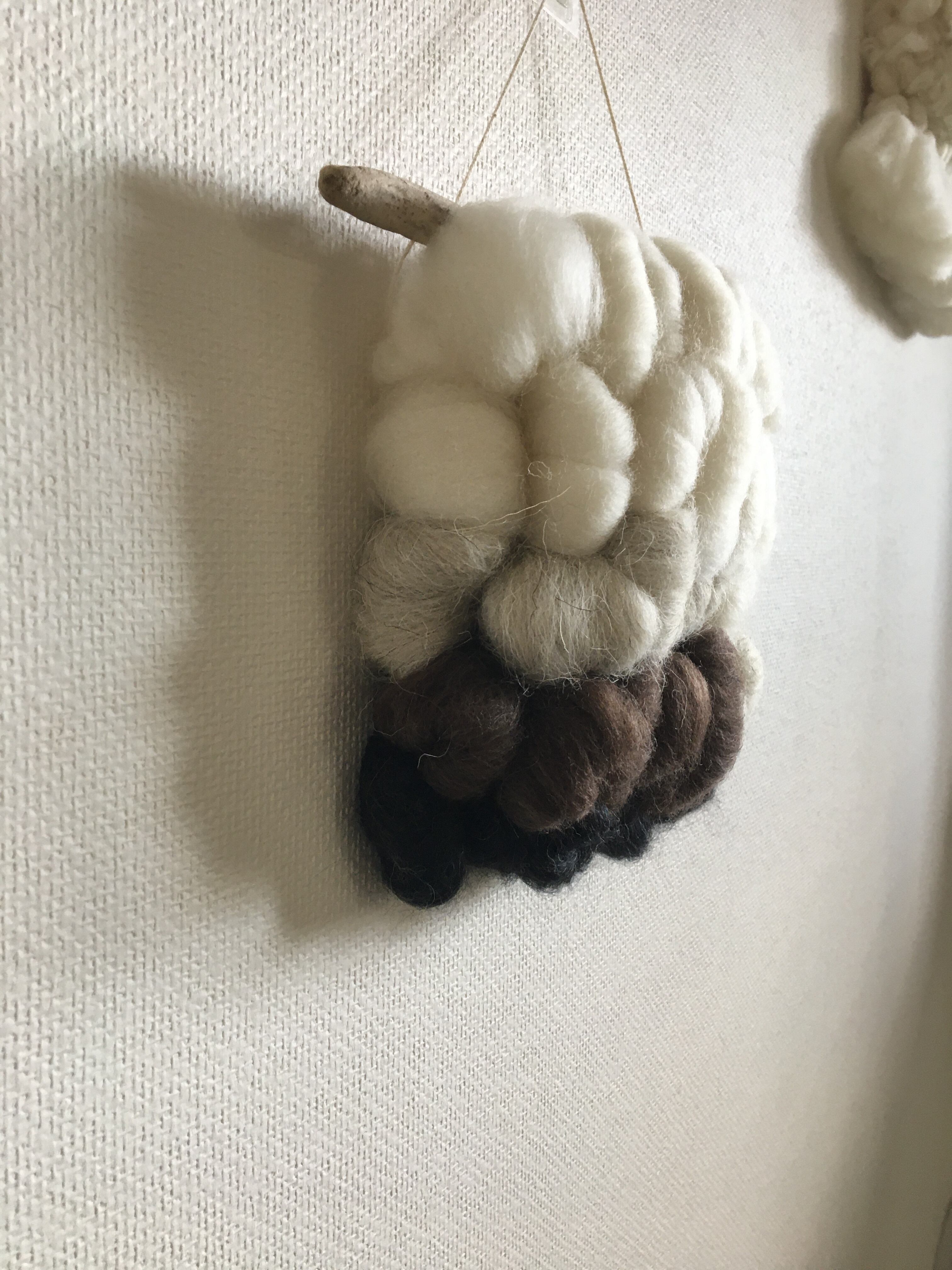 MER［メール］ハンドメイド 羊毛タペストリーホワイト×ブラック 大型