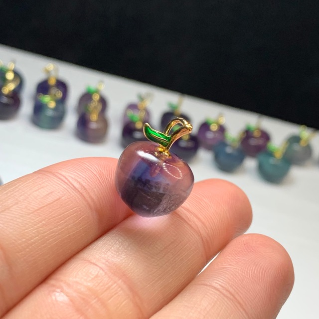 19.フローライトりんご・ペンダントトップ