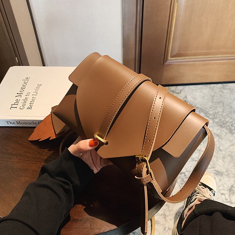 オータムウィンターレッドスタイル 秋物 冬物 スクウェア 手作りハンドバック74790394461