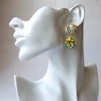 クリスタルビジューフラワーピアス／イヤリング