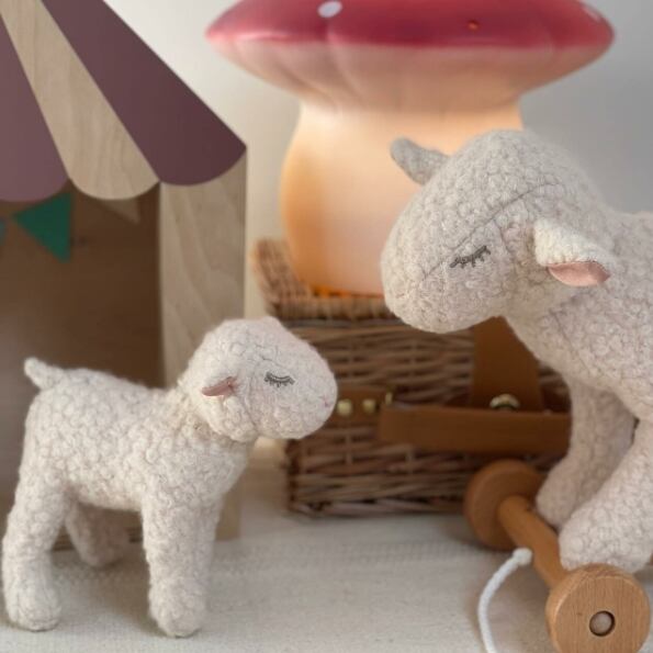 Egmont Toys エグモントトイズ | 羊のメリー プルトイ PULL-ALONG MARY