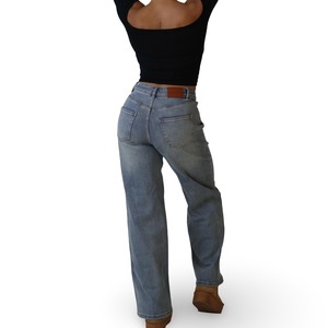 美シルエットワイドストレートジーンズ ライトブルー