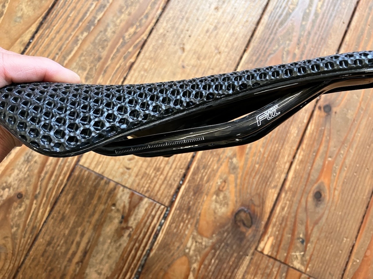 TNI 3DプリンティングⅢ カーボンサドル | 『 サイクルワークス 