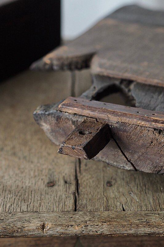 睨む目 雄々しく鷲木彫-antique wood caving eagle objet