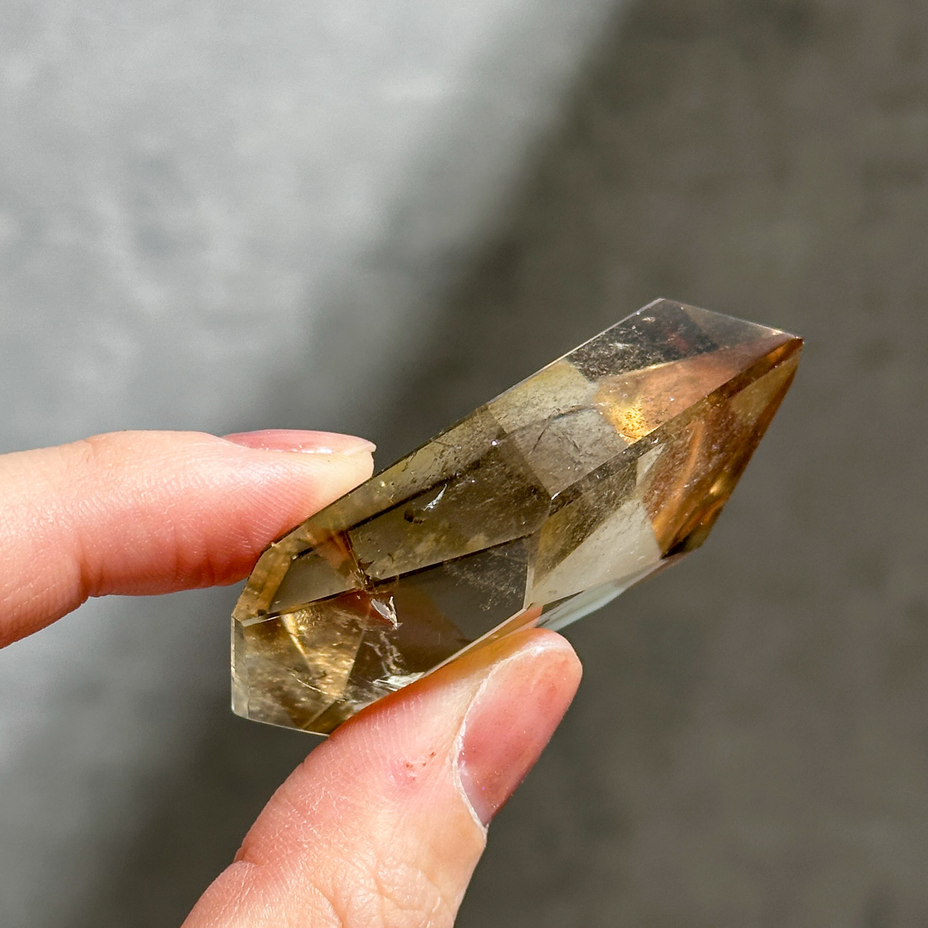 ファントム入り　シトリン　ダブルポイント　透明感　74g ファントム・透明感◎シトリン（黄水晶） フリーフォーム91◇ Citrine
