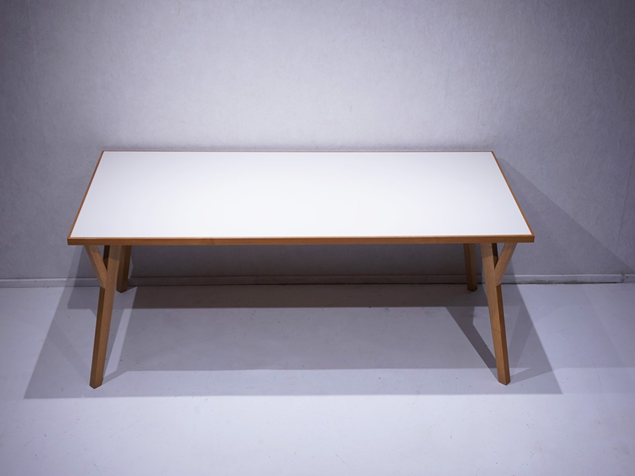 Anonymous Dining Table / 北欧 モダン ダイニングテーブル ナチュラル メラミントップ ホワイト テーブル / 関連:アクタス ウニコ イデー