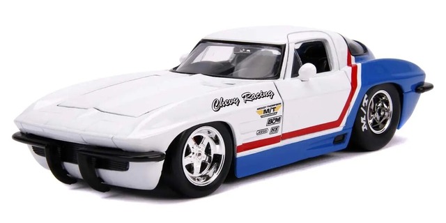 Jada Toys　1963 シェビー コルベット スティングレイ（ホワイト/ブルー） 1/24　JADA31666　　