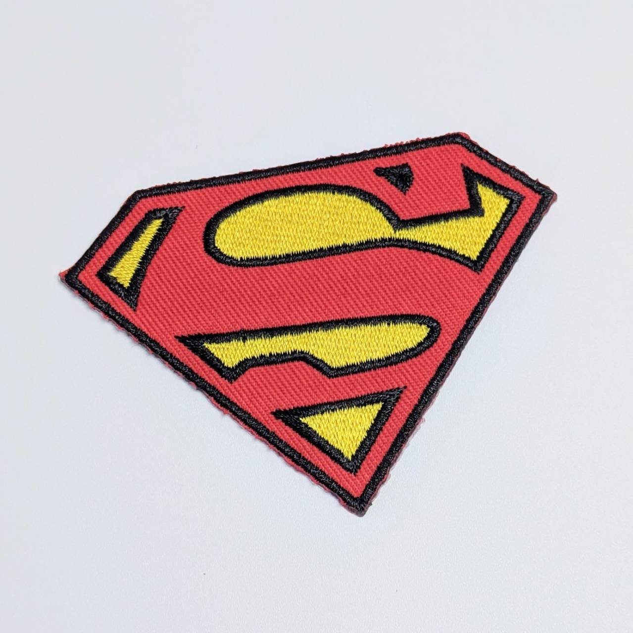 送料無料！ ★刺繍アイロンワッペン★【 SUPERMAN ( スーパーマン ) 】 〚アメリカン雑貨 アメトイ〛