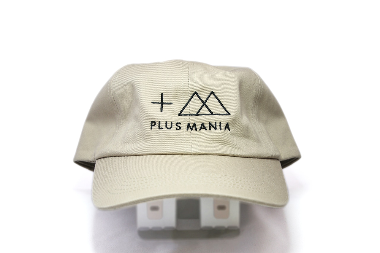 PLUS MANIAロゴ入り　CAP