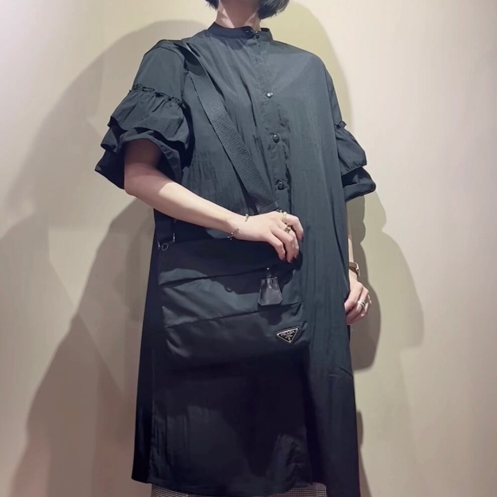 PRADA】1921 PRADA デザインプラダナイロン ショルダーバッグ／メンズ