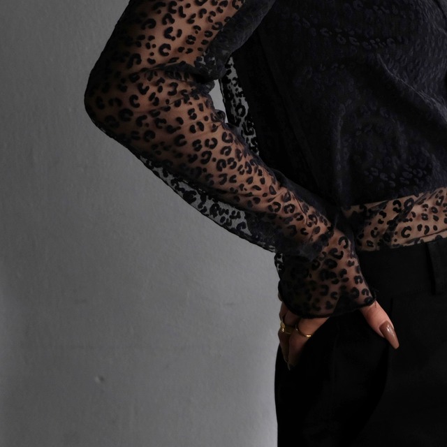 LEOPARD SHEER TOPS