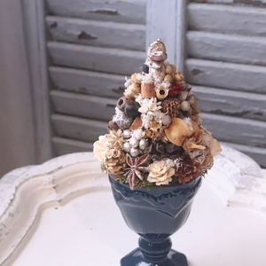 木の実ツリーS　1点もの｜木の実の小さなクリスマス飾り　木の実いっぱい　冬のナチュラルインテリア　プレゼント　推し活におすすめ　