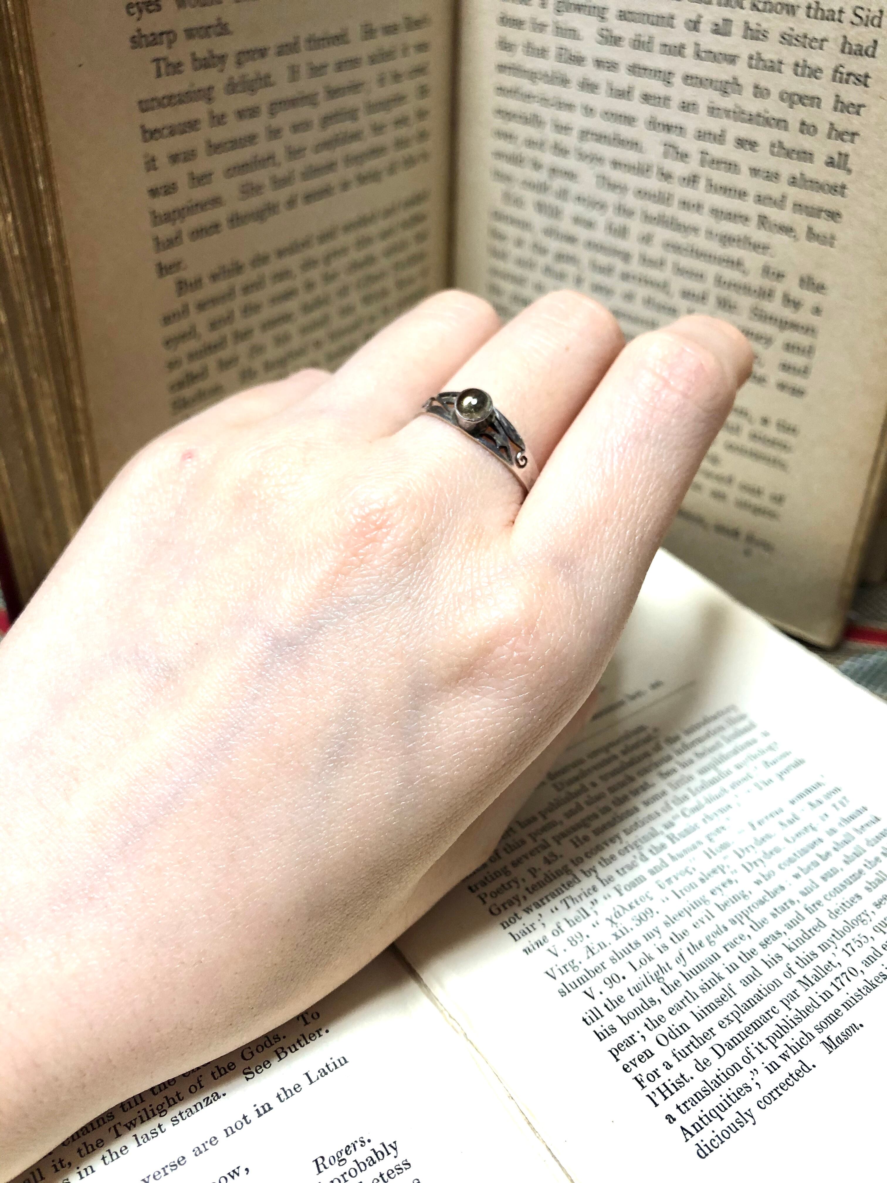 【Run Rabbit Run Vintage 】clearglass ring