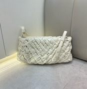 編み込みレザー調 ショルダーバッグ