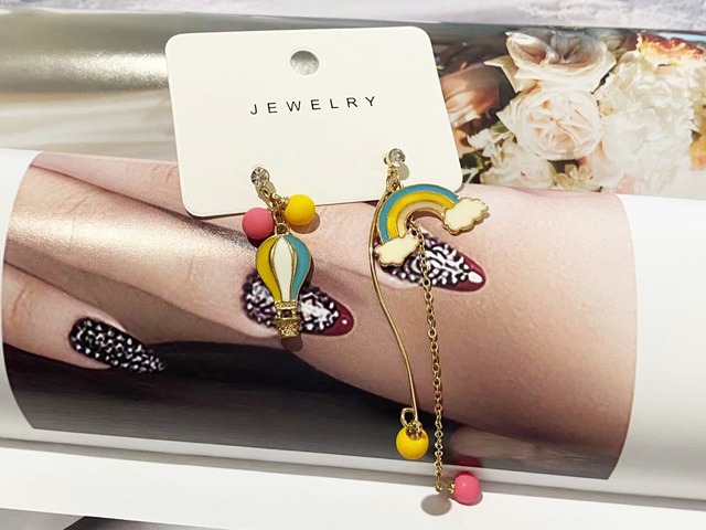 ピアス　パステルカラー　レインボー　レインボーカラー　キュート